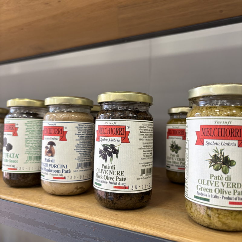 Selezione di Salse artigianali da Spoleto e Spezie personalizzate. Ideali per condire le nostre carni e accompagnare le nostre pietanze