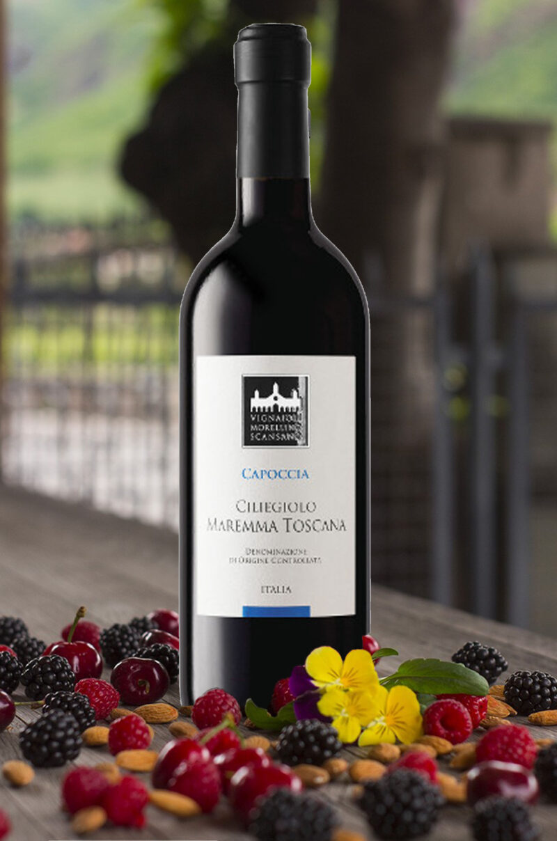 Fruttato e di grande piacevolezza, il Ciliegiolo Maremma Toscana Doc Capoccia è perfetto per la tavola di tutti i giorni. Il Maremma Toscana Doc Capoccia ha un colore rubino carico, un naso dolce e piacevole caratterizzato da sentori freschi, vinosi e fruttati con riconoscimenti di prugne, mirtilli e more su fondo di note speziate. Succoso e mediamente strutturato, all’assaggio è secco, giustamente morbido, ben bilanciato dalla sottile nota fresca e dai tannini rotondi. Finale di buona lunghezza e ottima pulizia e carattere.